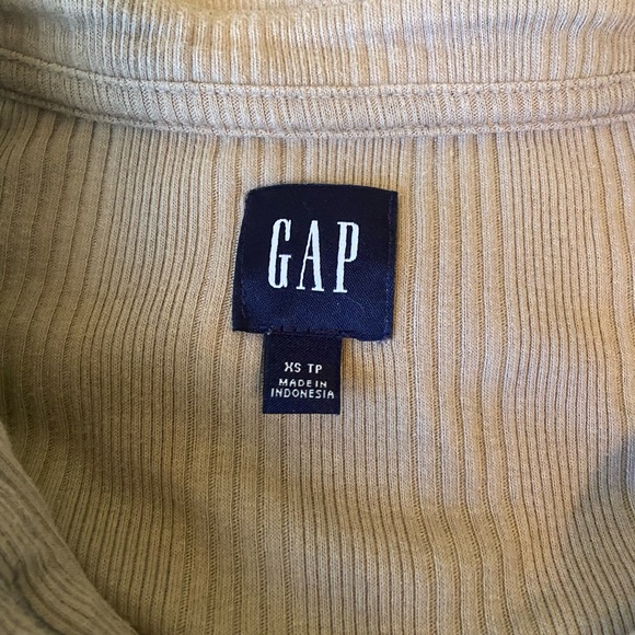 gap long sleeve - Picture 3 of 3